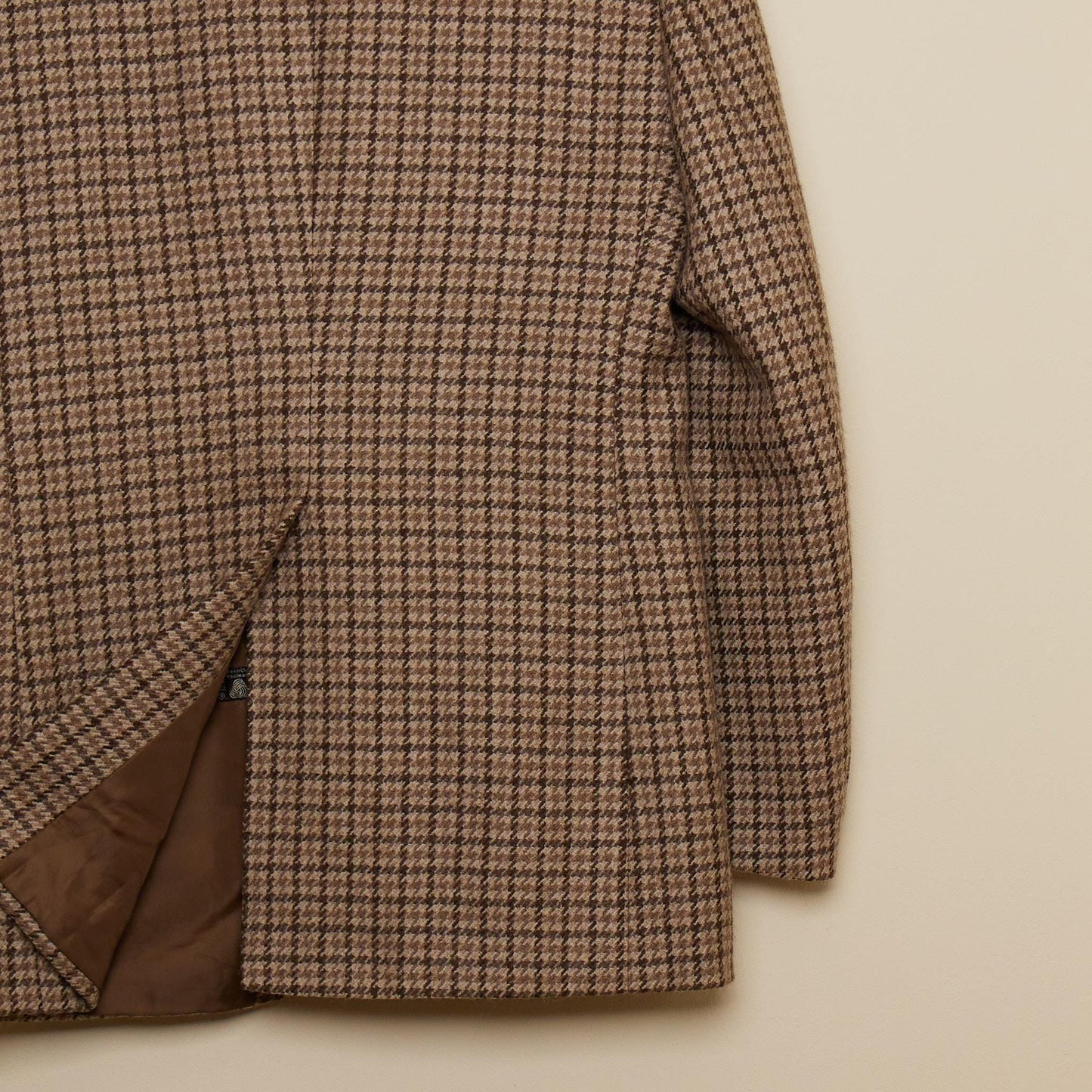 Heritage Elegance: Vintage LARGE Men's 100% Worsted Wool Brown Check Jacket – Timeless Classic in Grade A Condition