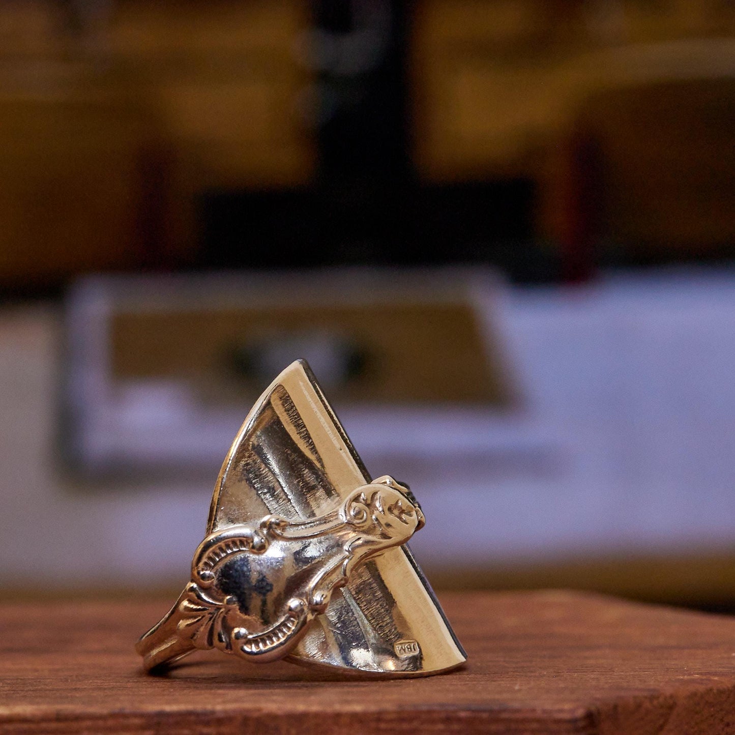 sterling silver ring scroll wrap, hammered plate - detailed side view