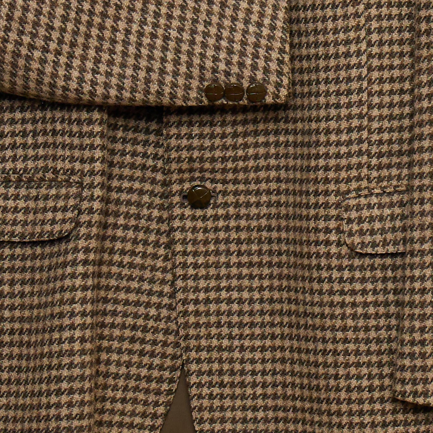 St Michael XL Brown Houndstooth Jacket - button detail view